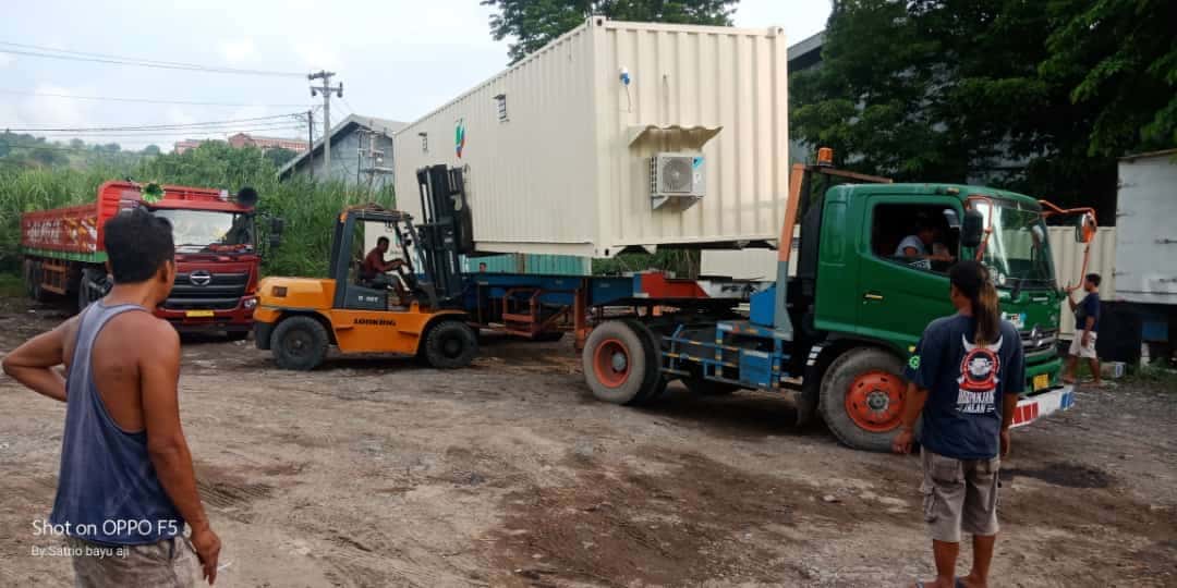 Unloading kontainer, forklift, Forklift 7 ton